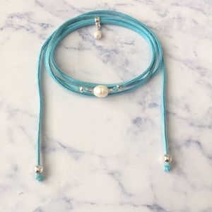 🦋2x$20🦋Light blue suede choker with Pearl
