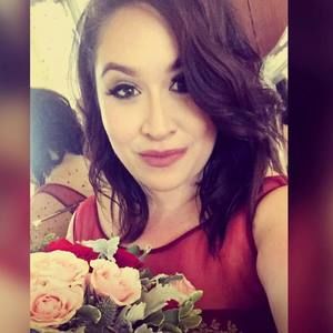 Meet your Posher, Stefany