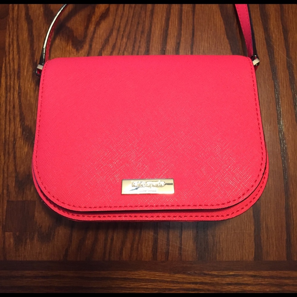 Kate Spade Crossbody ACCEPTING REASONABLE OFFERS!
