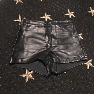 HM "leather" short