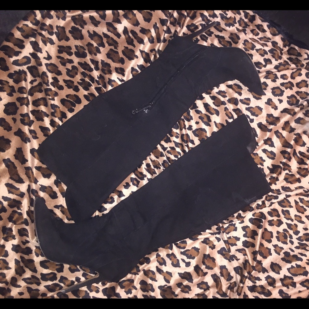Knee high stiletto black boots