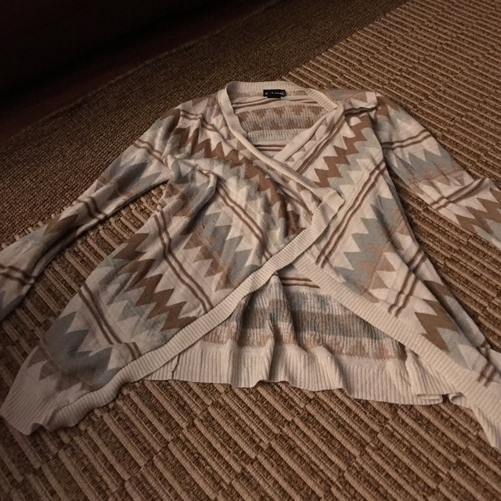 Sweater/ Cardigan