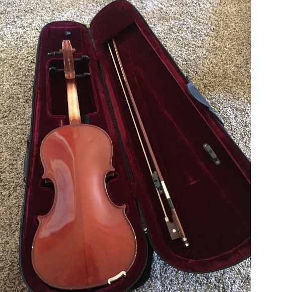 Violin - Picture 2 of 6