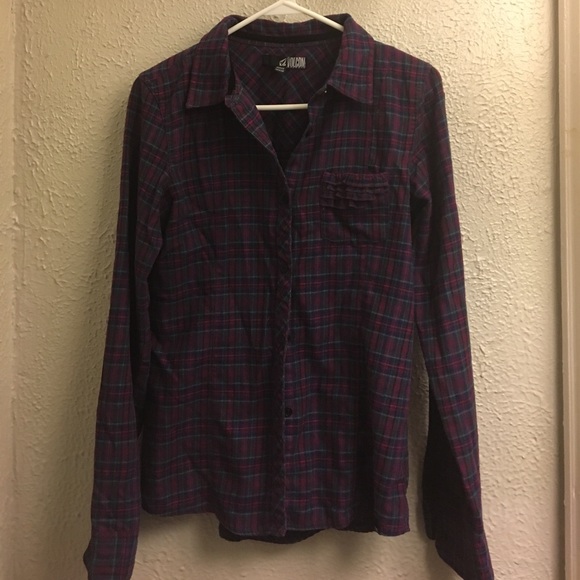 Women's Volcom plaid long sleeve shirt. - Picture 4 of 6