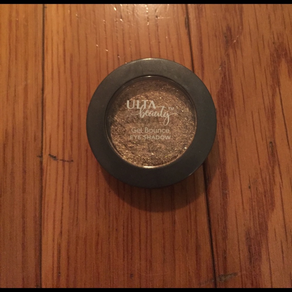 ulta beauty' " Gel Bounce " eye shadow