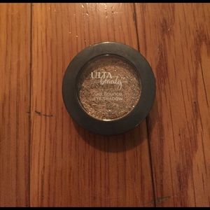 ulta beauty' " Gel Bounce " eye shadow