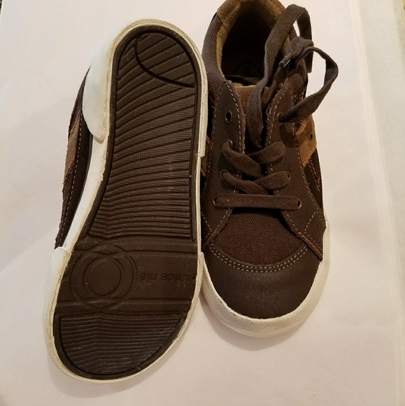 Sneakers - Picture 3 of 4