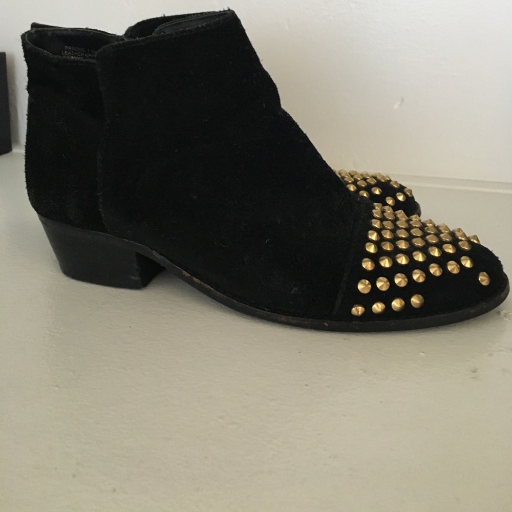 ✨flash sale✨ Steve Madden black studded booties