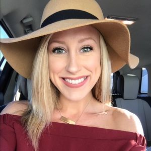 Meet your Posher, Kacey