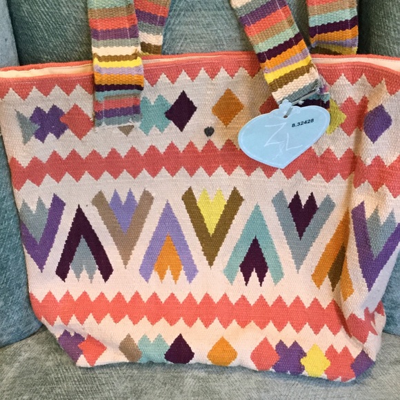 BNWT LAST TWO LEFT TRIBAL CANVAS TOTE MULTI COLOR - Picture 2 of 6