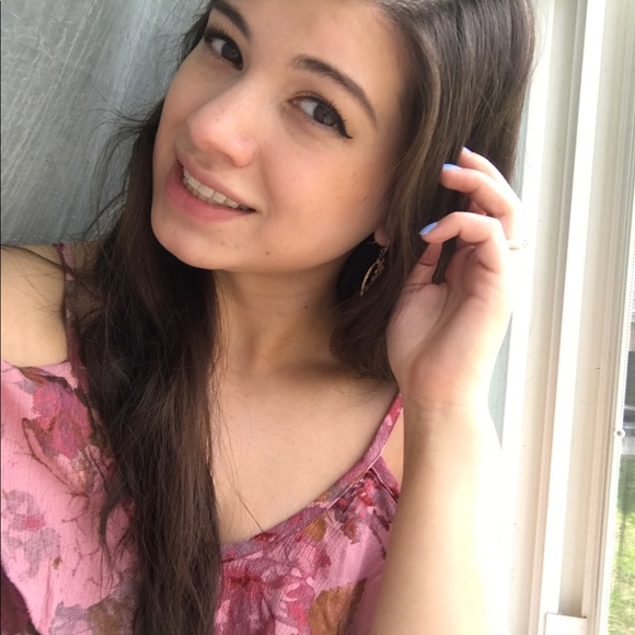 Meet your Posher, Heather - Picture 3 of 5