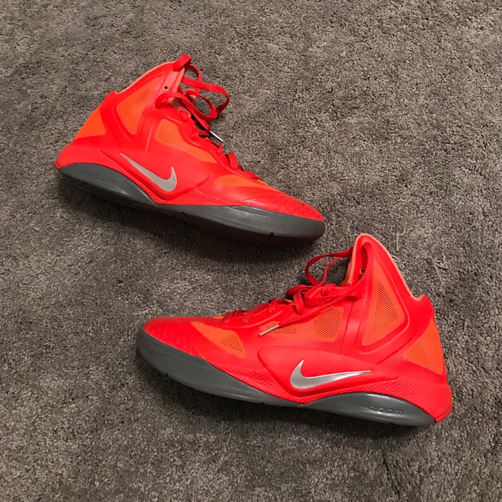 Nike size 11 HYPERFUSE basketball shoes