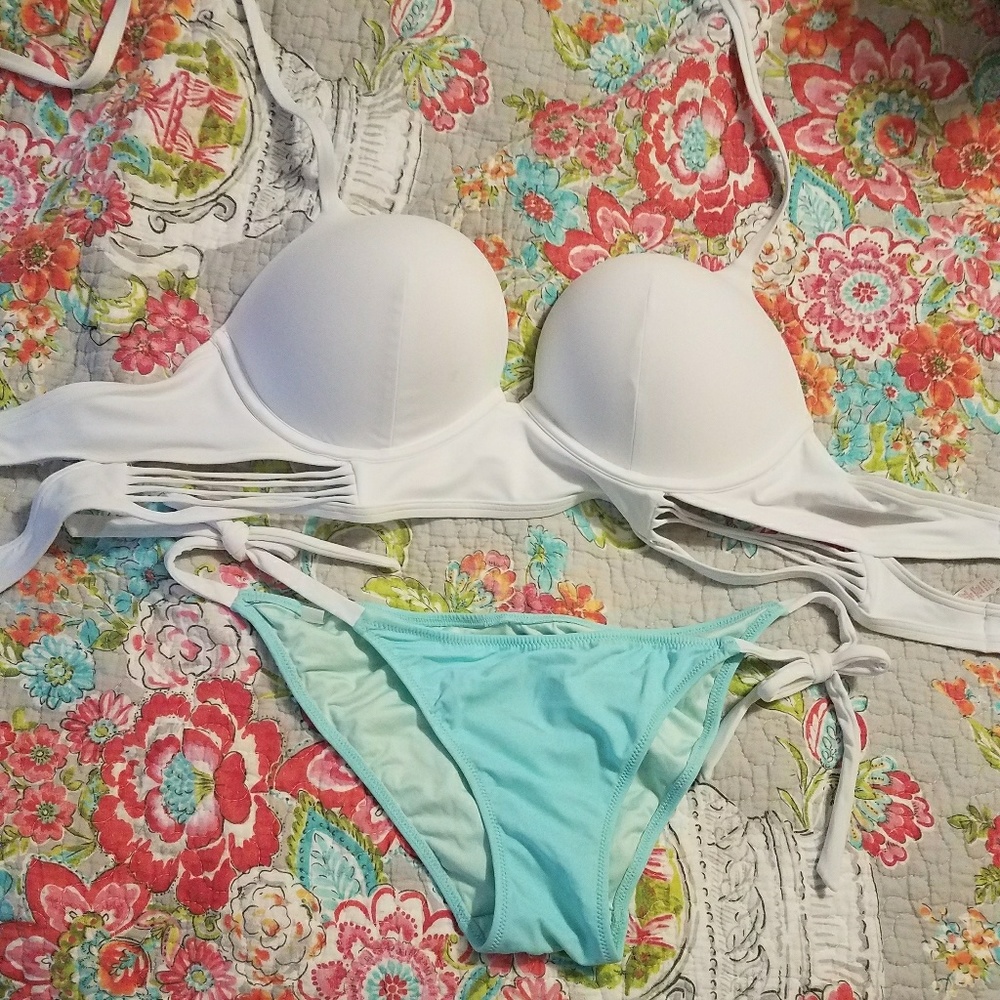 VS bikini