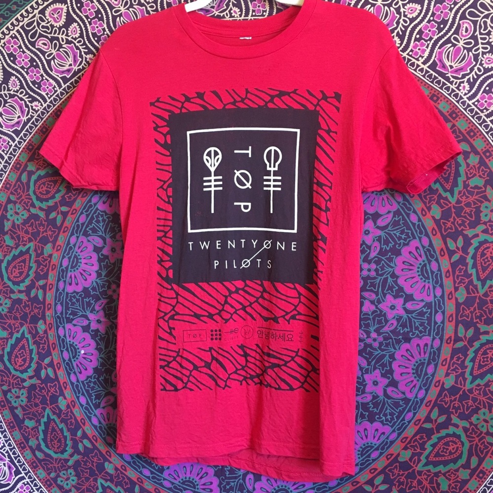 band tee