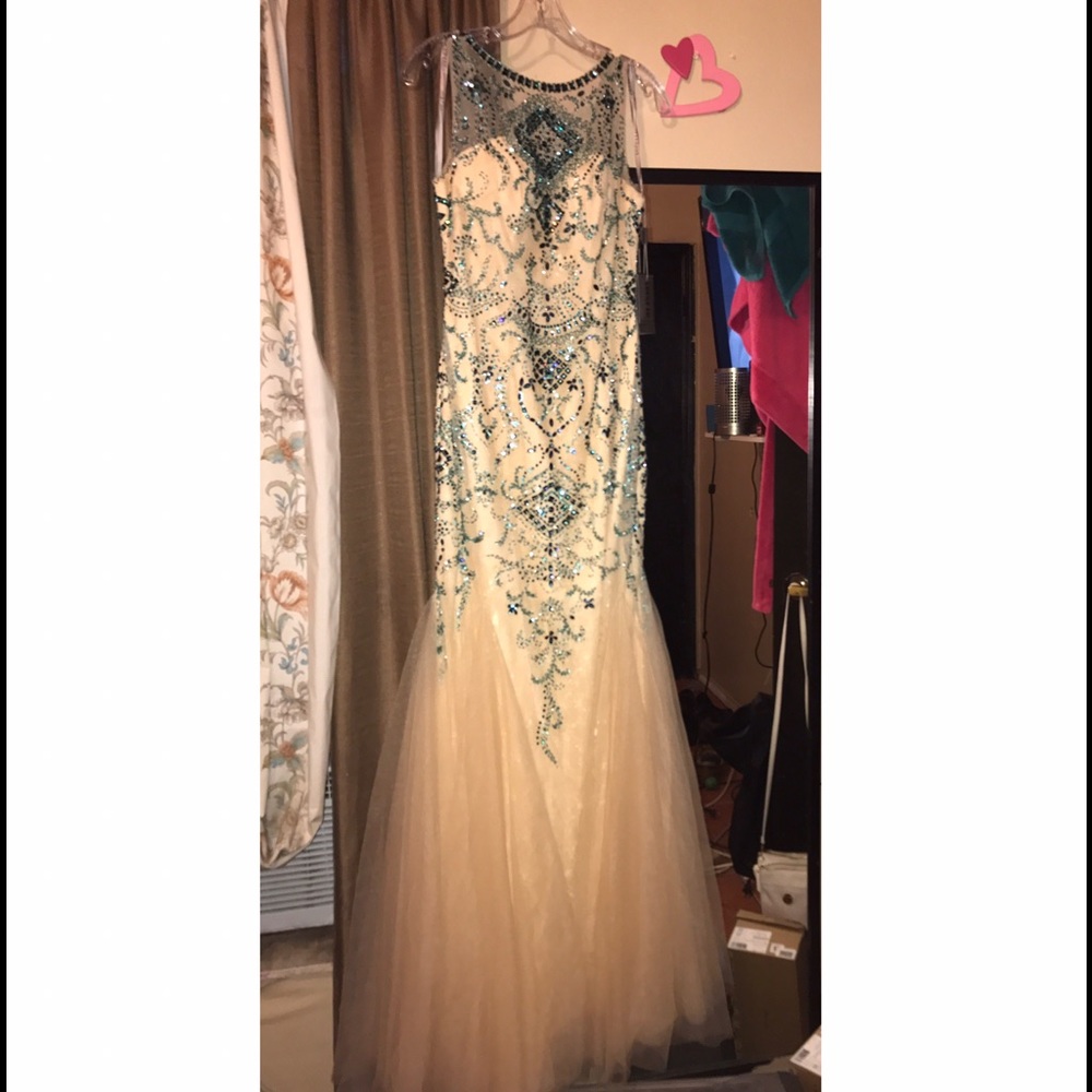 Lucci lu prom dress