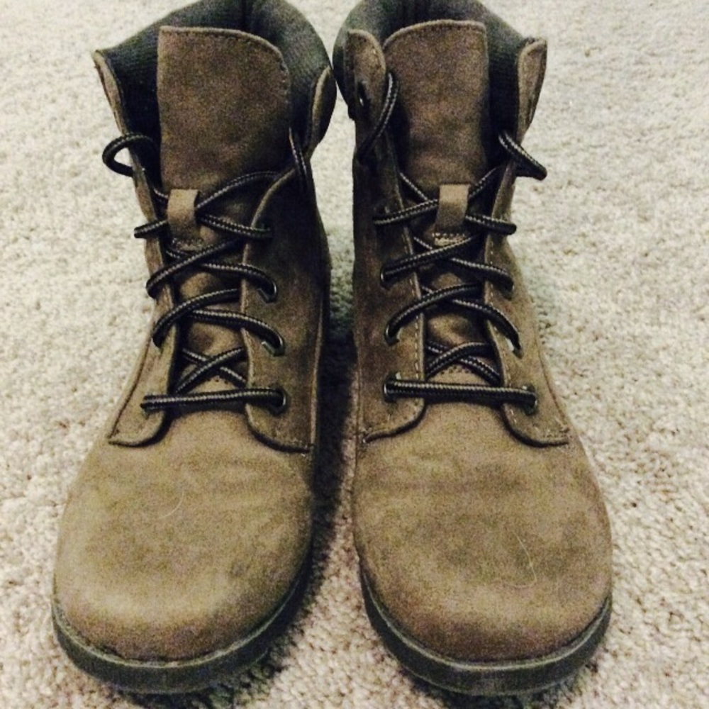 AE Boots