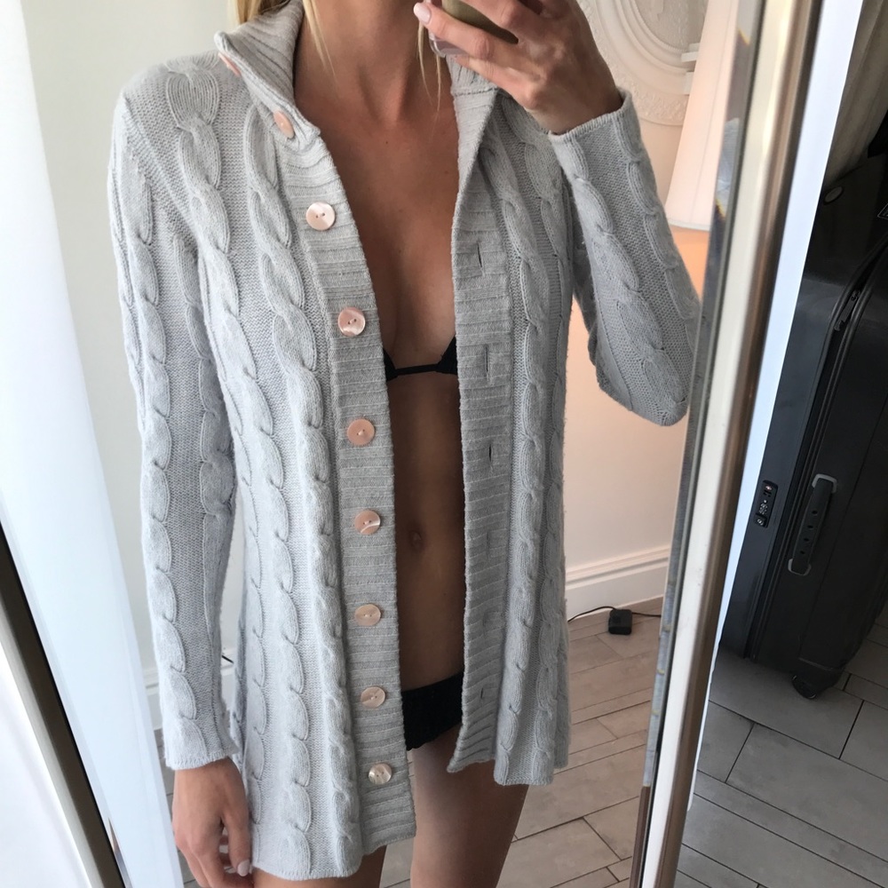 Beautiful 100% cashmere Trillion sweater