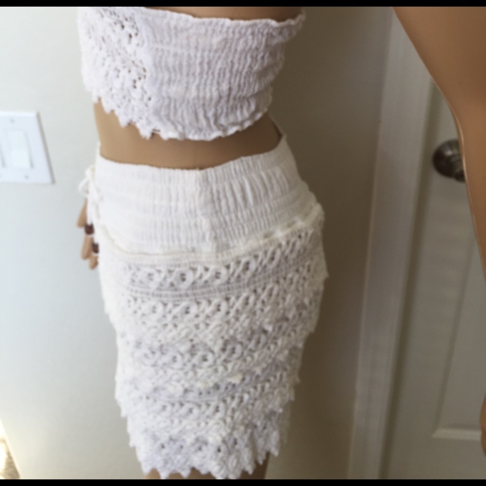 White linen matching set with a scalloped hem - Picture 7 of 8