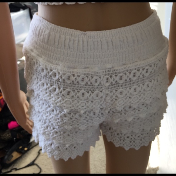 White linen matching set with a scalloped hem - Picture 6 of 8