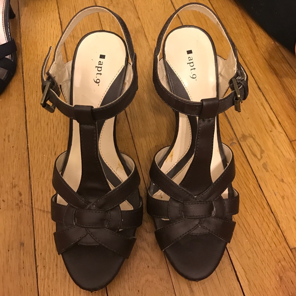 BROWN SANDAL HEELS 👠