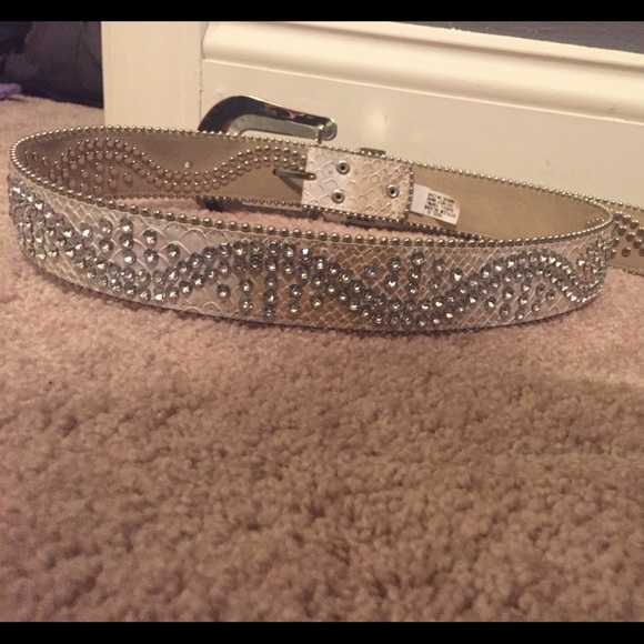 Buckle Belt - Picture 2 of 3