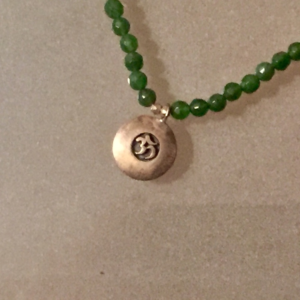Oehm Peace Reversible Deep Green Beaded Necklace