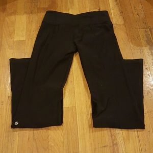 Lululemon reversible black groove pant 6