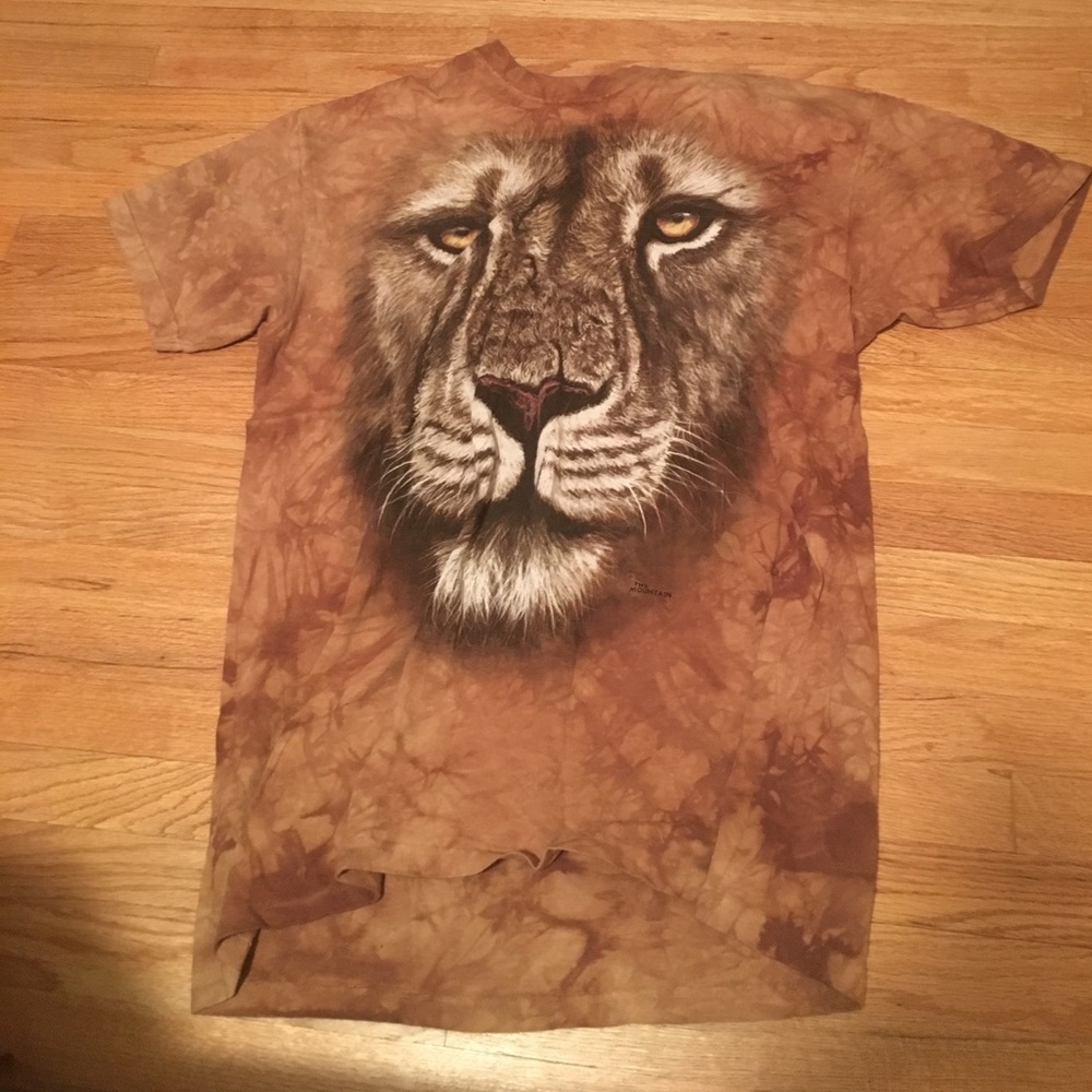 Lion-face t-shirt Size L