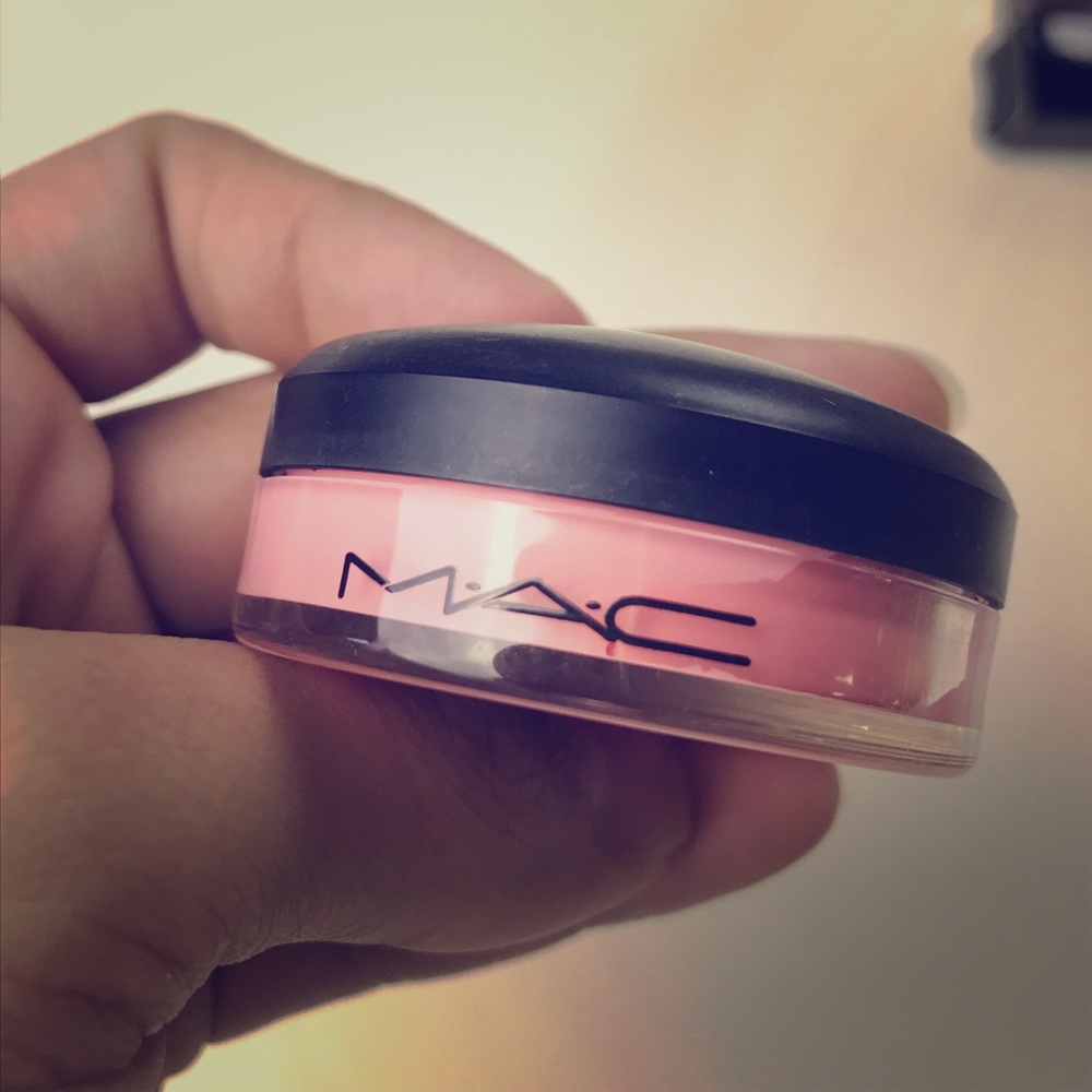 MAC Casual Color