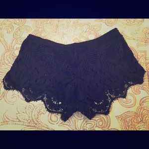 NWT Express Lace Shorts Size Large