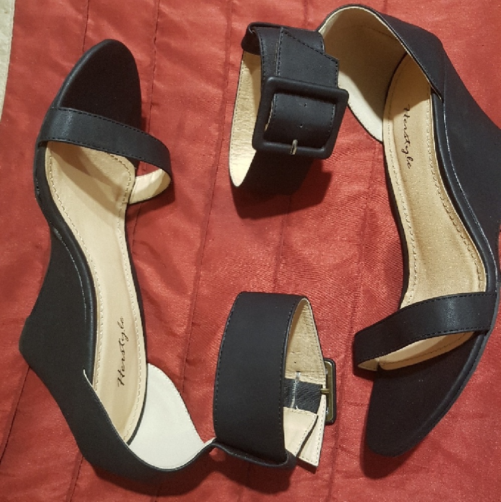 Black Wedges