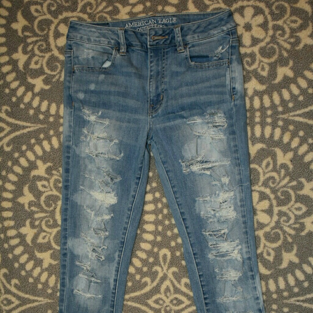 American Eagle Super Stretch ripped jeans