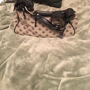 Dooney & Bourke signature print tote bag