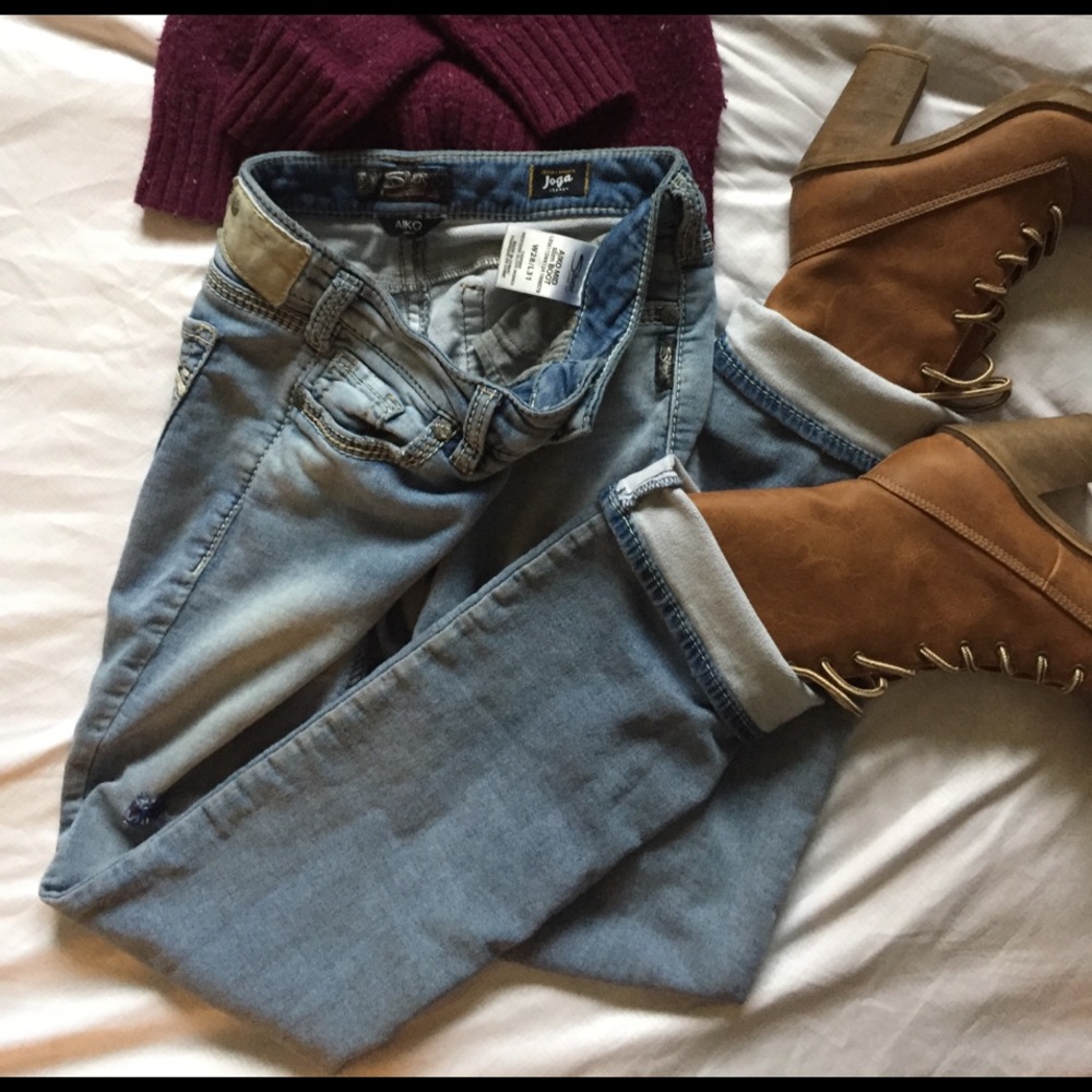 Silver stretchy aiko 29'31'L distressed jeans
