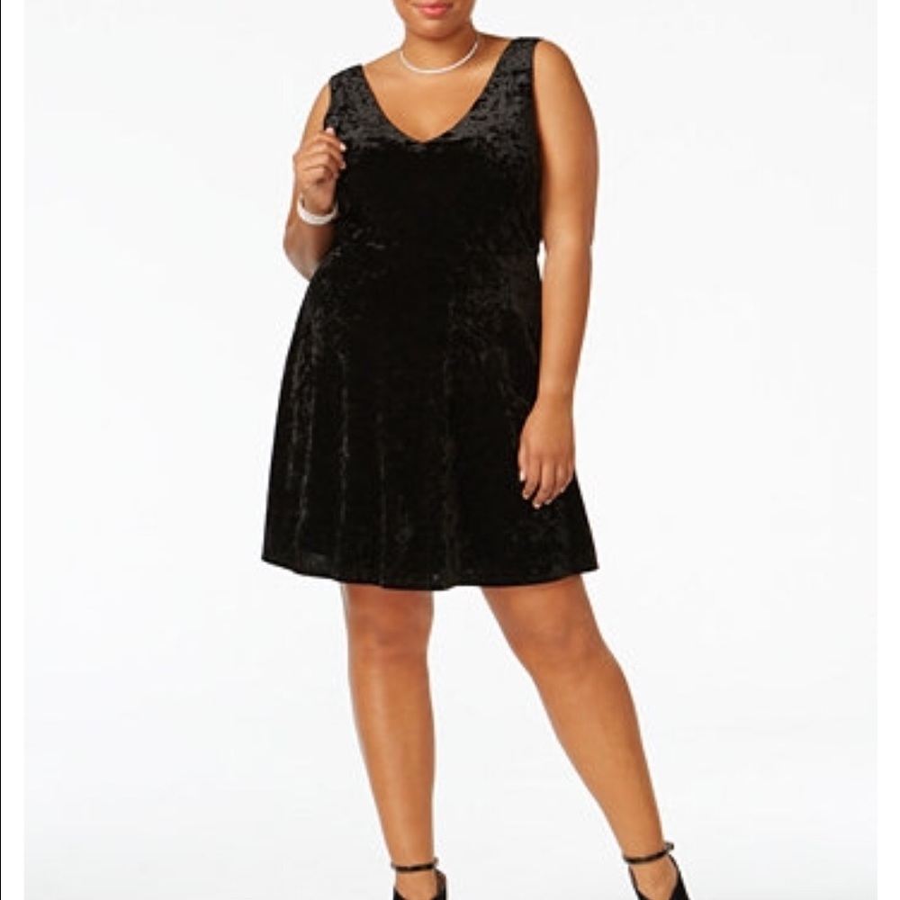 ⭐️ Soprano Trendy A-Line Black Velvet Dress NWT ⭐️