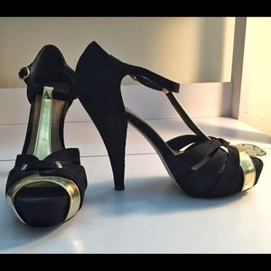 Madden Girl peep toe black/gold pumps, size 6.5