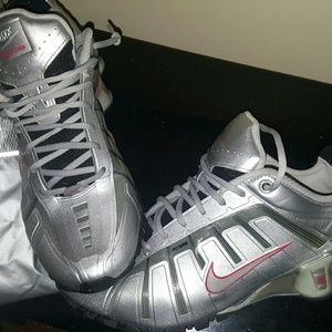 (NWOT)Nike Air Jacket & Nike Air Shox O'leven