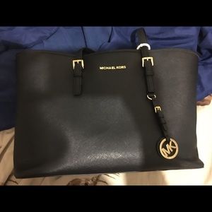 Micheal Kors Jet Set Tote