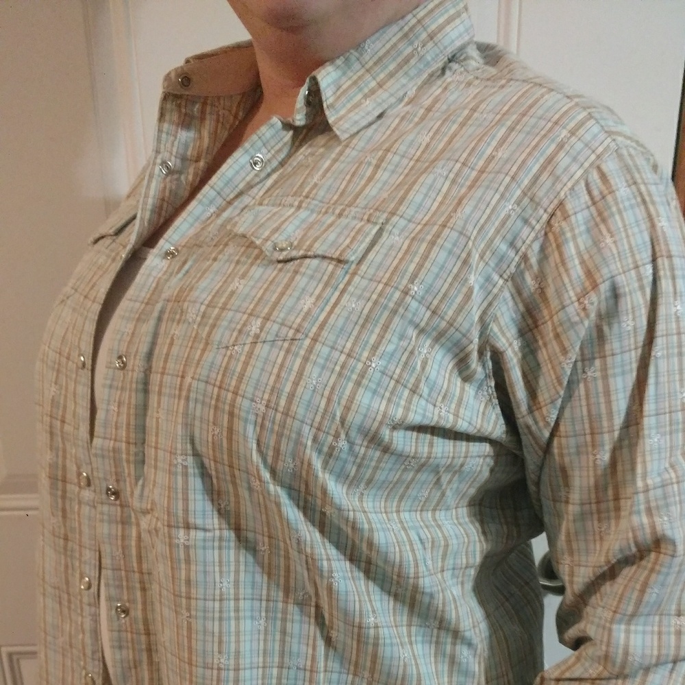 Wrangler pearl snap shirt