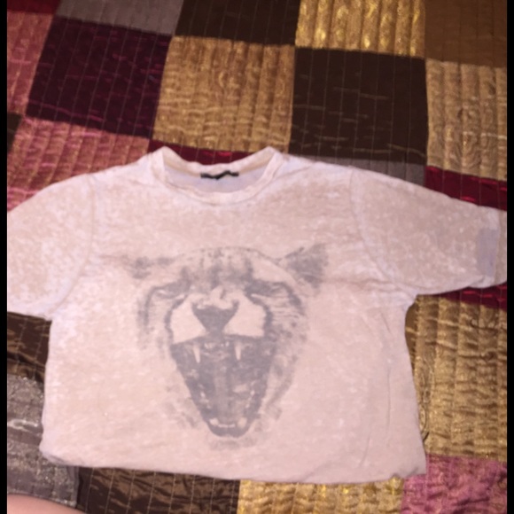 UO tee - Picture 1 of 2
