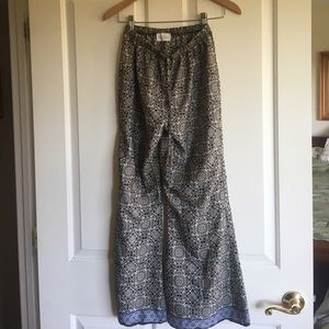 Wide legged flowy pants