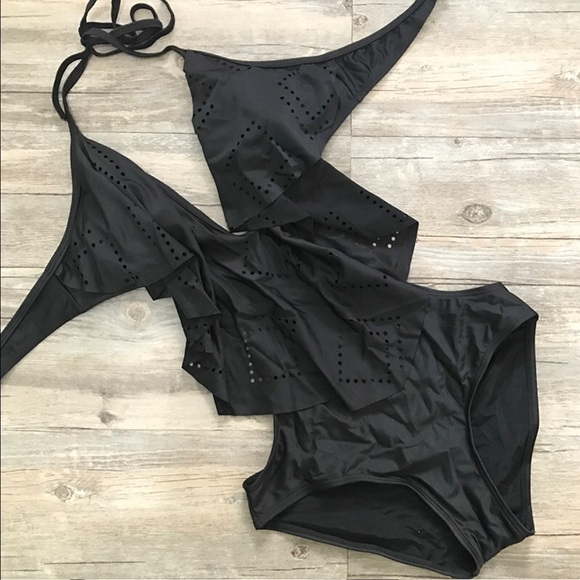 ⭐️SALE⭐️ Cut-Out Ruffle One Piece Swimsuit - Picture 4 of 5