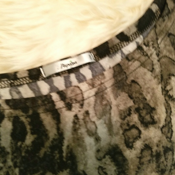 Top - Picture 2 of 3