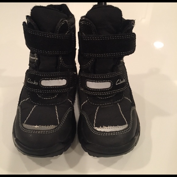 clarks boys winter boots