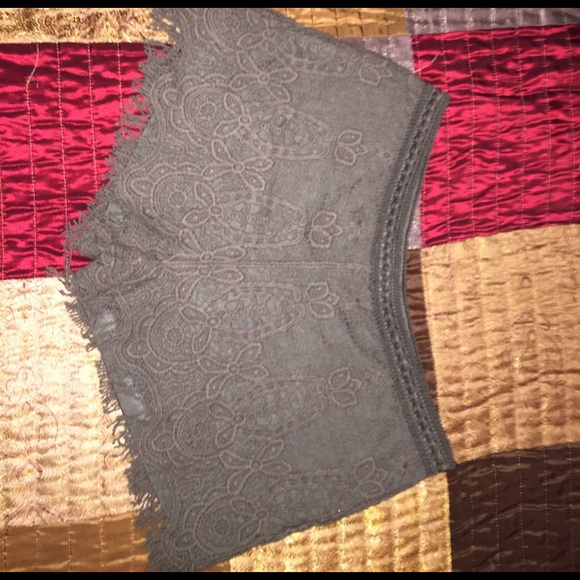 Super cute summer shorts - Picture 3 of 3