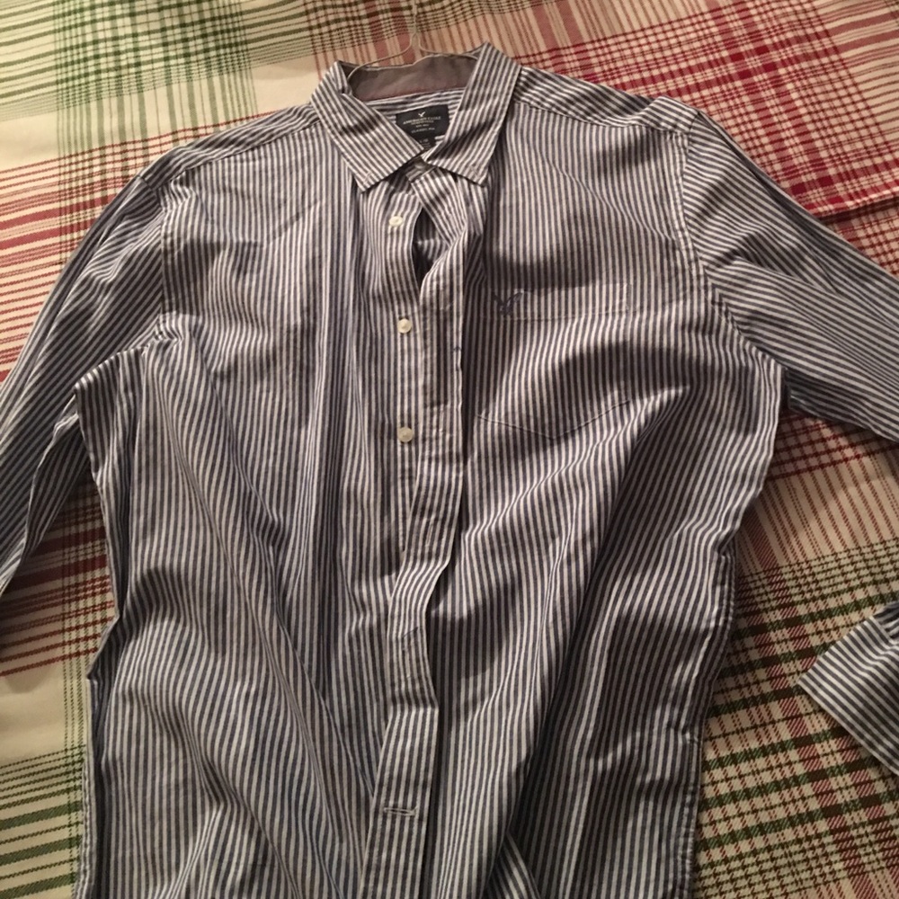 Very nice American Eagle Button up
