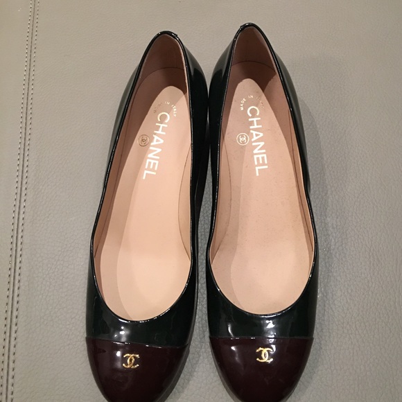 CHANEL Shoes - NWOT Authentic Chanel one inch heels  size 39