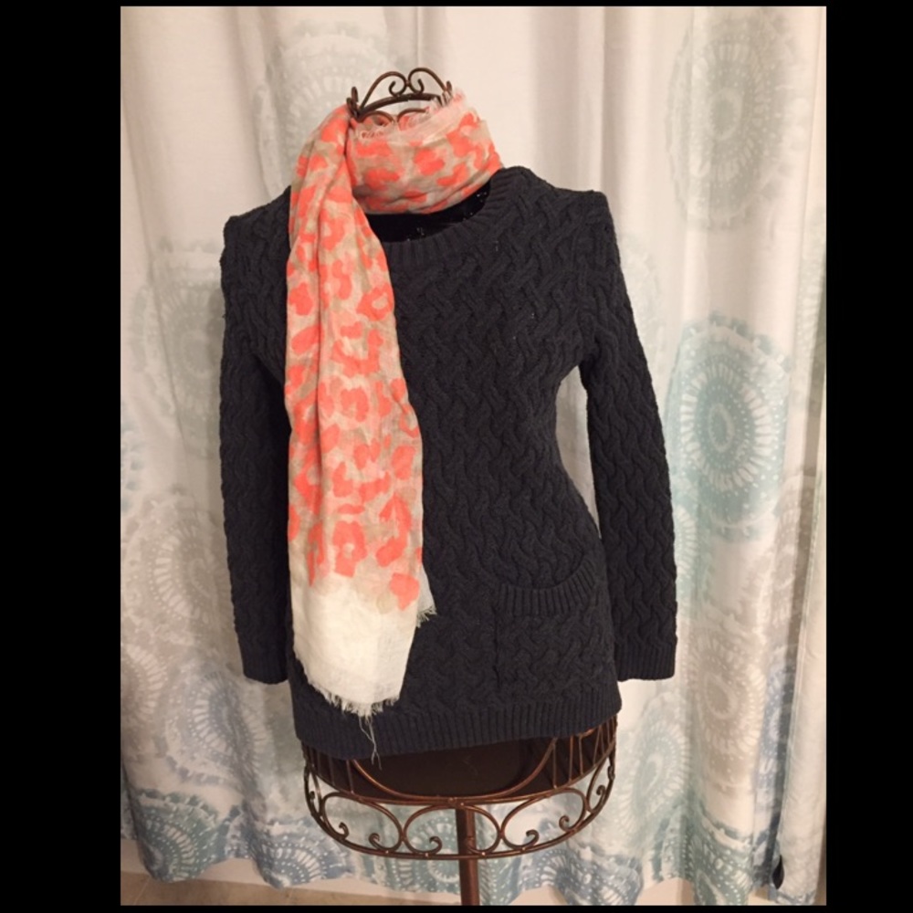 Knit sweater with pockets!
