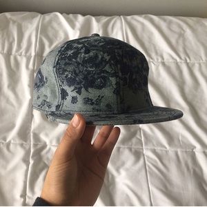 F21 Men Floral Snapback