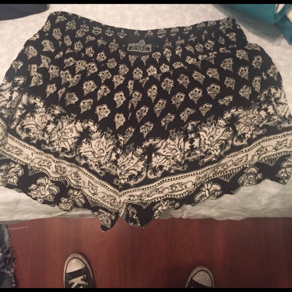 Black and white print shorts